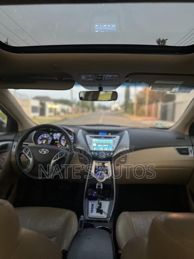 Hyundai Elantra Limited Sedan FWD (1.8L 4cyl 6A) 2013 Black