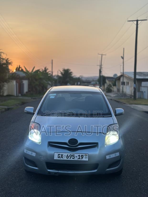 Toyota Vitz 1.3 AWD 5dr 2010 Blue