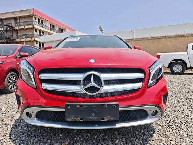 Mercedes-Benz GLA-Class 2016 Red