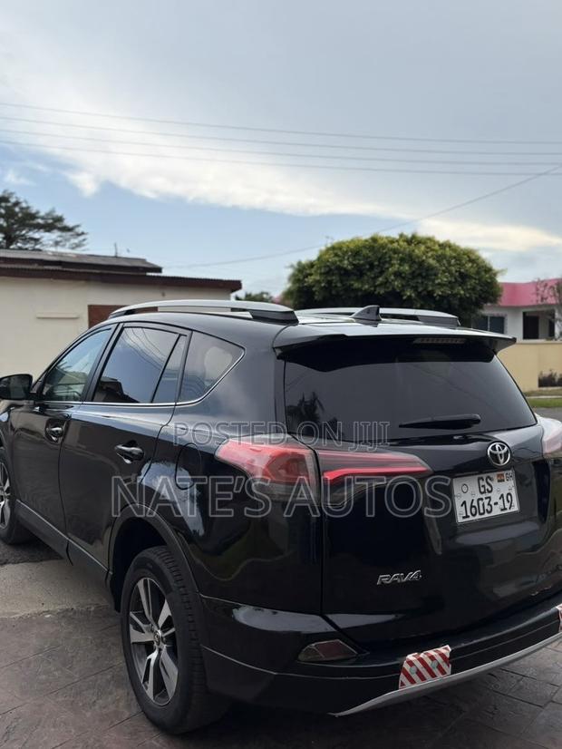 Toyota RAV4 XLE FWD (2.5L 4cyl 6A) 2017 Black