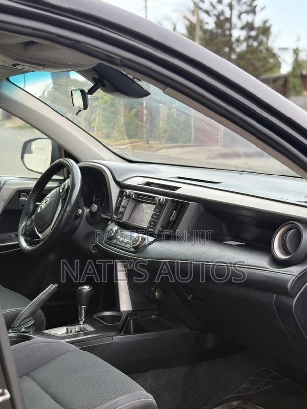 Toyota RAV4 XLE FWD (2.5L 4cyl 6A) 2017 Black