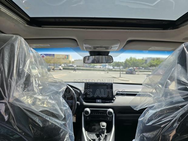 Toyota RAV4 XLE AWD 2020 Silver