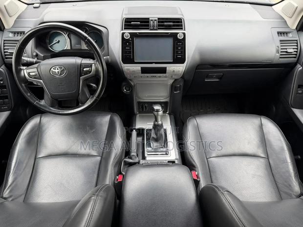 Toyota Land Cruiser Prado 2.8 2021 Matt Black