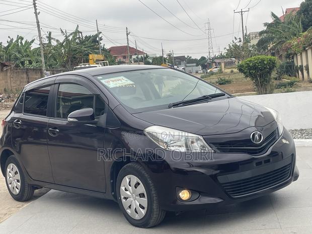 Toyota Vitz 1.3 AWD 5dr 2014 Purple