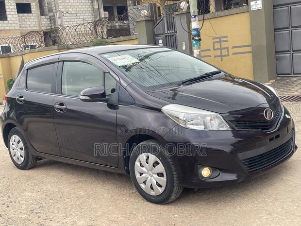 Toyota Vitz 1.3 AWD 5dr 2014 Purple