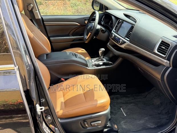 Toyota Highlander XLE 2019 Black