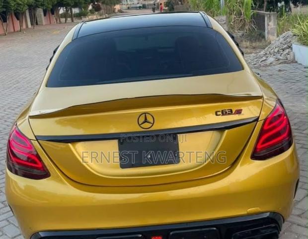 Mercedes-Benz C300 2016 Yellow