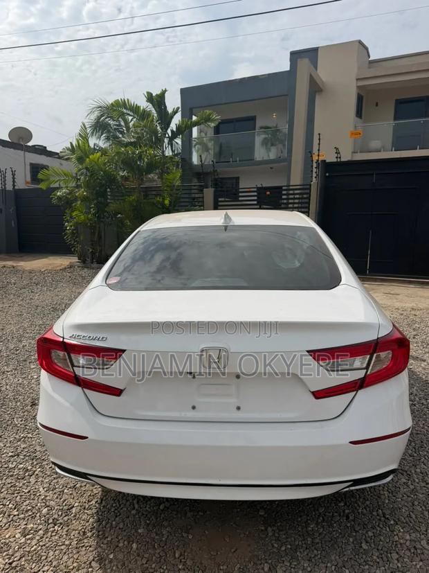 Honda Accord LX (1.5L 4cyl Turbo CVT) 2019 White