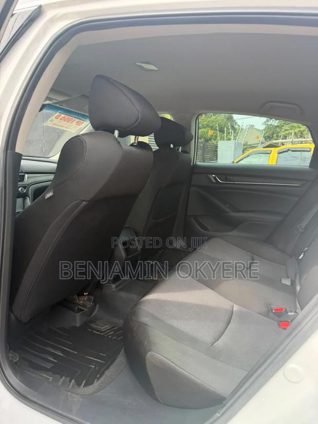Honda Accord LX (1.5L 4cyl Turbo CVT) 2019 White