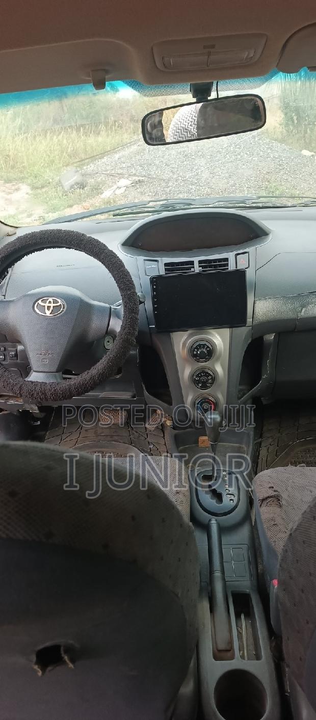Toyota Vitz 1.0 FWD 5dr 2010 Blue