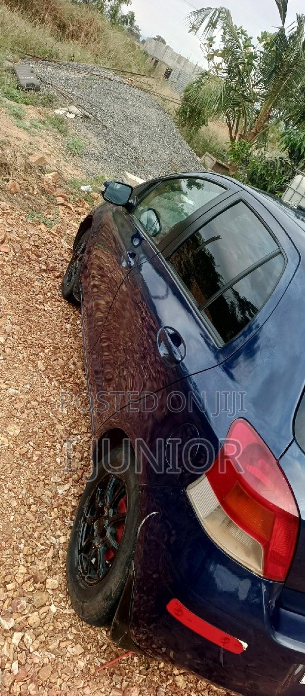 Toyota Vitz 1.0 FWD 5dr 2010 Blue