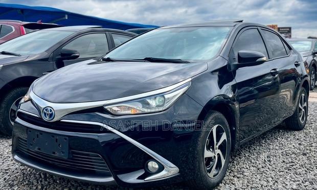 Toyota Corolla LE ECO w/Package 1 4dr Sedan (1.8L 4cyl CVT) 2017 Black