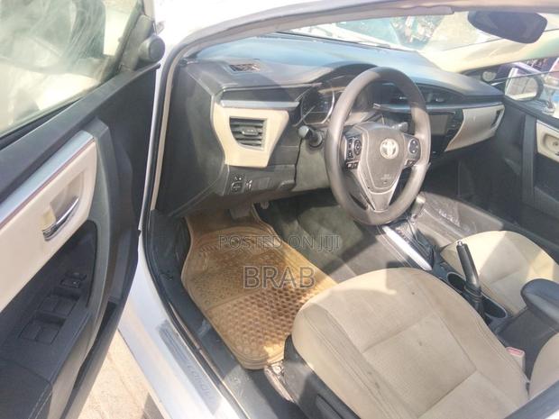 Toyota Corolla L 4dr Sedan (1.8L 4cyl 4A) 2014 White
