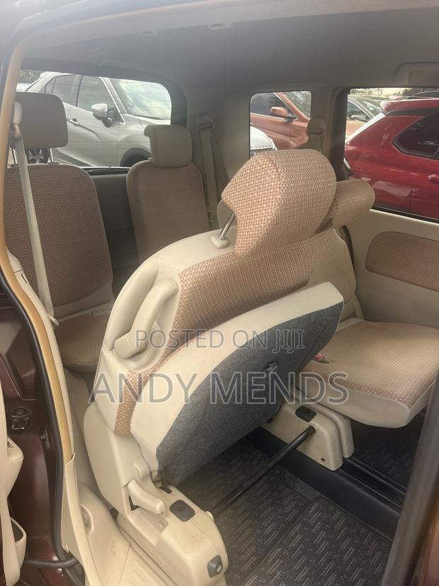 Toyota Sienta 2011 Burgundy