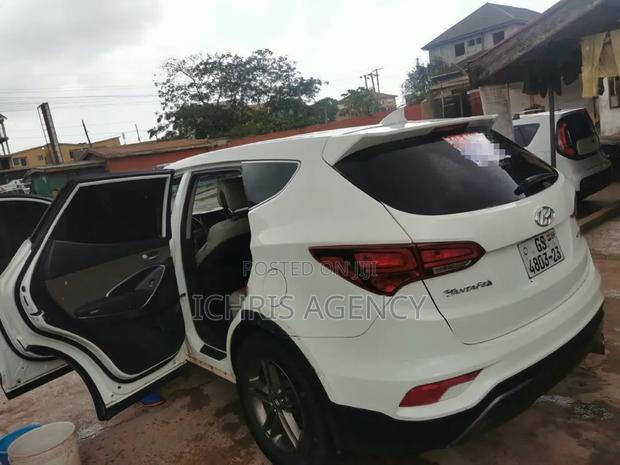 Hyundai Santa Fe 2017 White