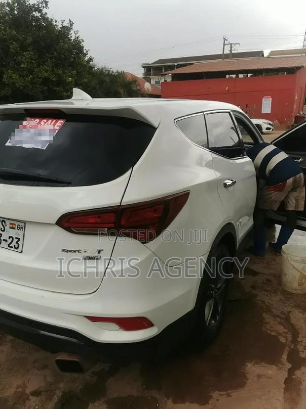 Hyundai Santa Fe 2017 White