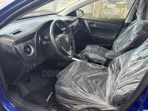 Toyota Corolla 2017 Blue