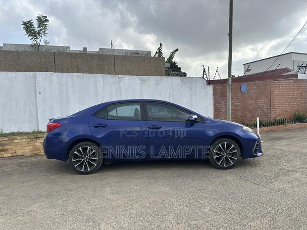 Toyota Corolla 2017 Blue