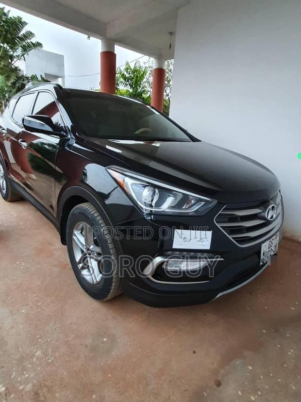 Hyundai Santa Fe 2018 Black