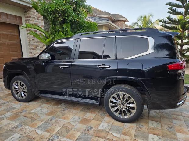 Toyota Land Cruiser 2025 Black