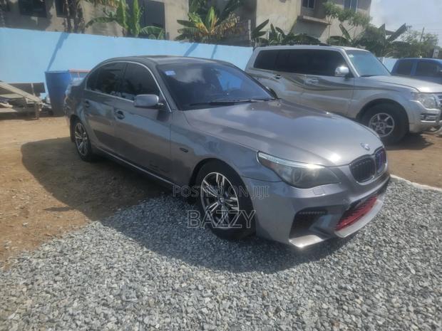 BMW 528i 2009 Gray
