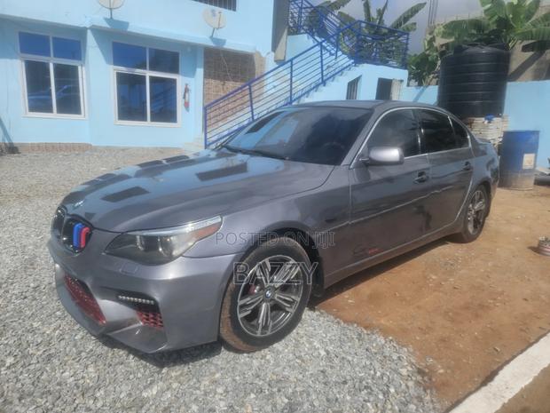 BMW 528i 2009 Gray