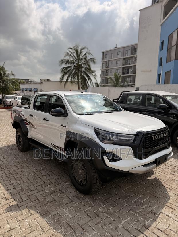 New Toyota Hilux 2026 White