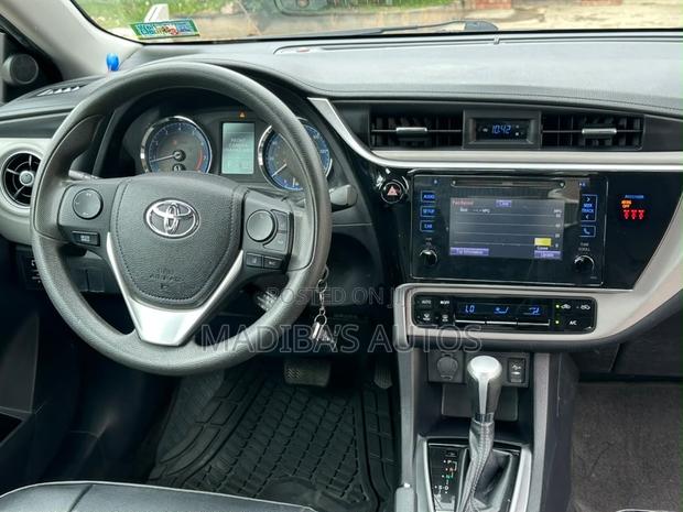 Toyota Corolla 2018 Black