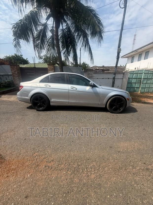 Mercedes-Benz C300 2009 Silver