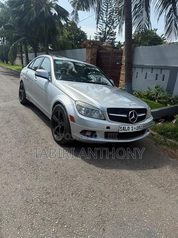 Mercedes-Benz C300 2009 Silver