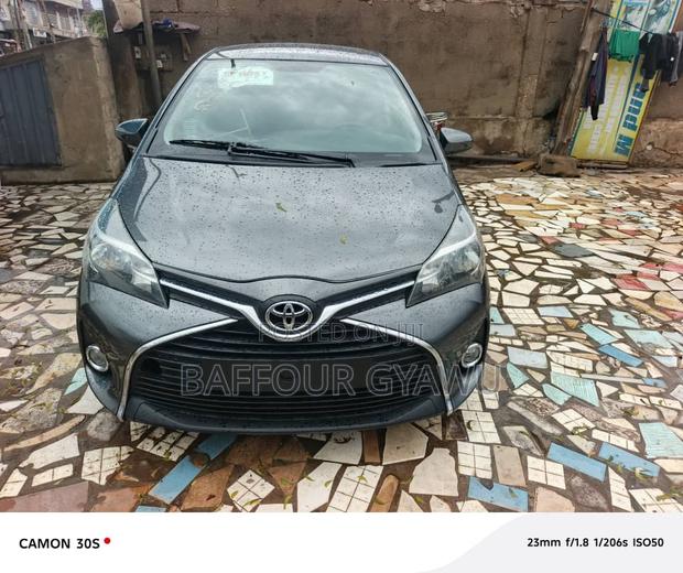 Toyota Yaris 2016 Gray