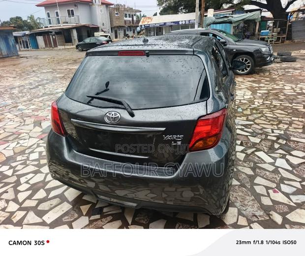 Toyota Yaris 2016 Gray