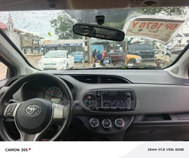 Toyota Yaris 2016 Gray