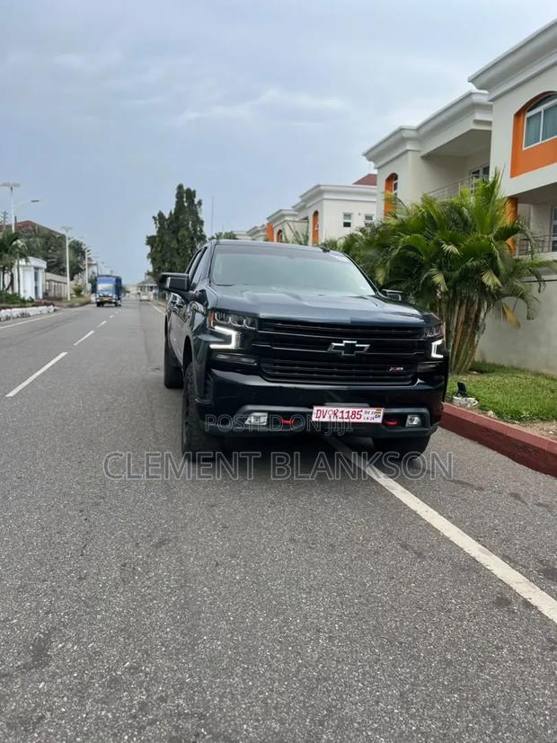 Chevrolet Silverado 1500 2021 Blue