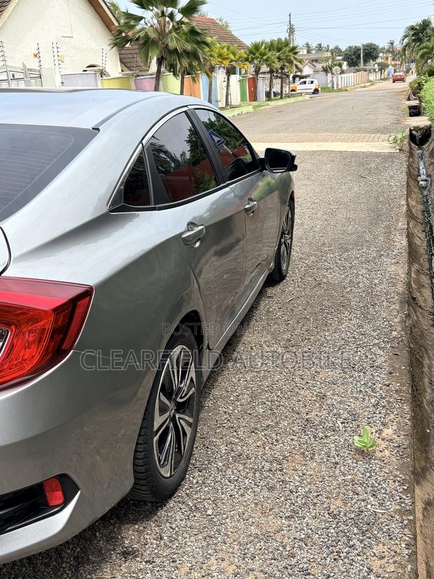 Honda Civic EX-L 4dr Sedan (1.5L 4cyl) 2016 Silver