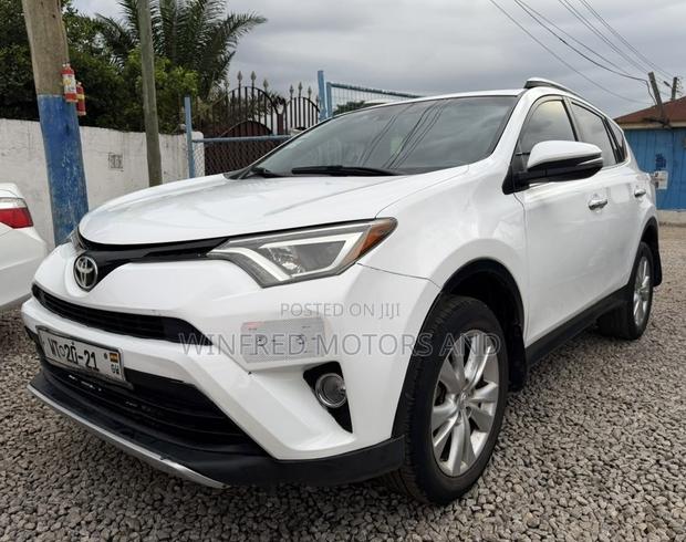 Toyota RAV4 Limited 4dr SUV AWD (2.5L 4cyl 6A) 2015 White
