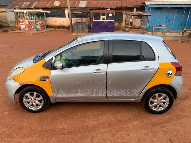Toyota Vitz 2019 Silver