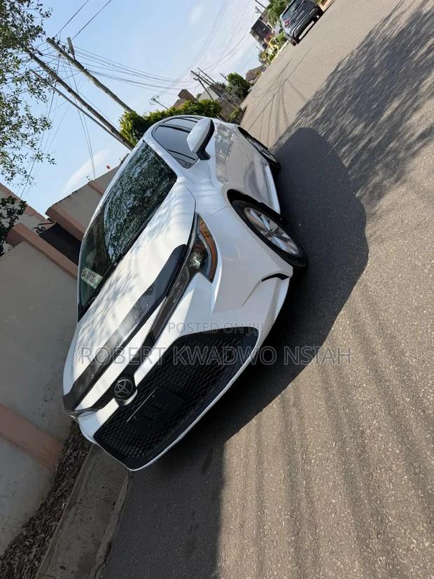 Toyota Corolla LE 2020 White