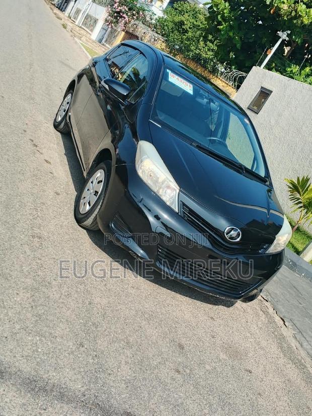 Toyota Vitz 2013 Black