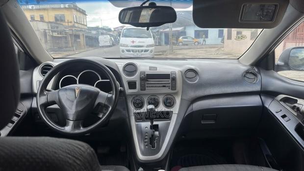 Pontiac Vibe 2010 White