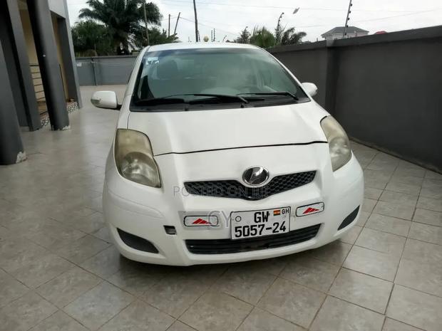 Toyota Vitz 1.3 AWD 3dr 2010 White