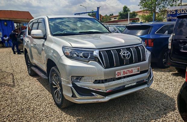 Toyota Land Cruiser Prado 2.7 i 2011 Silver