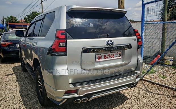 Toyota Land Cruiser Prado 2.7 i 2011 Silver