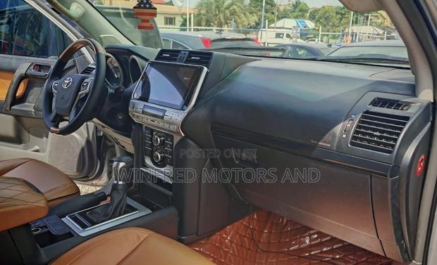Toyota Land Cruiser Prado 2.7 i 2011 Silver