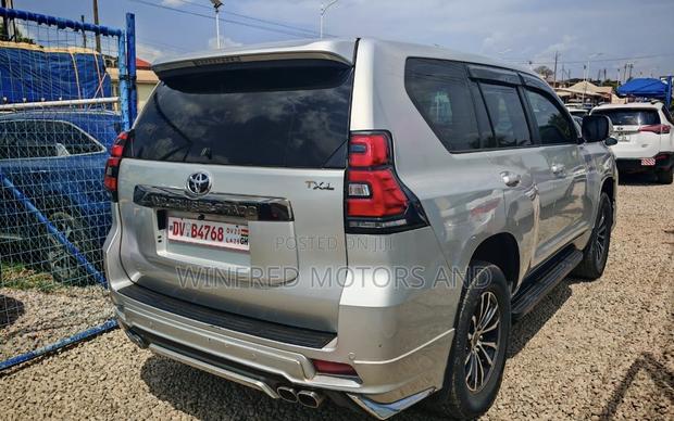 Toyota Land Cruiser Prado 2.7 i 2011 Silver