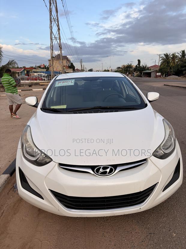 Hyundai Elantra Limited Sedan FWD (1.8L 4cyl 6A) 2016 White