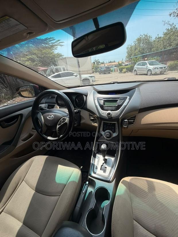 Hyundai Elantra 2012 Red