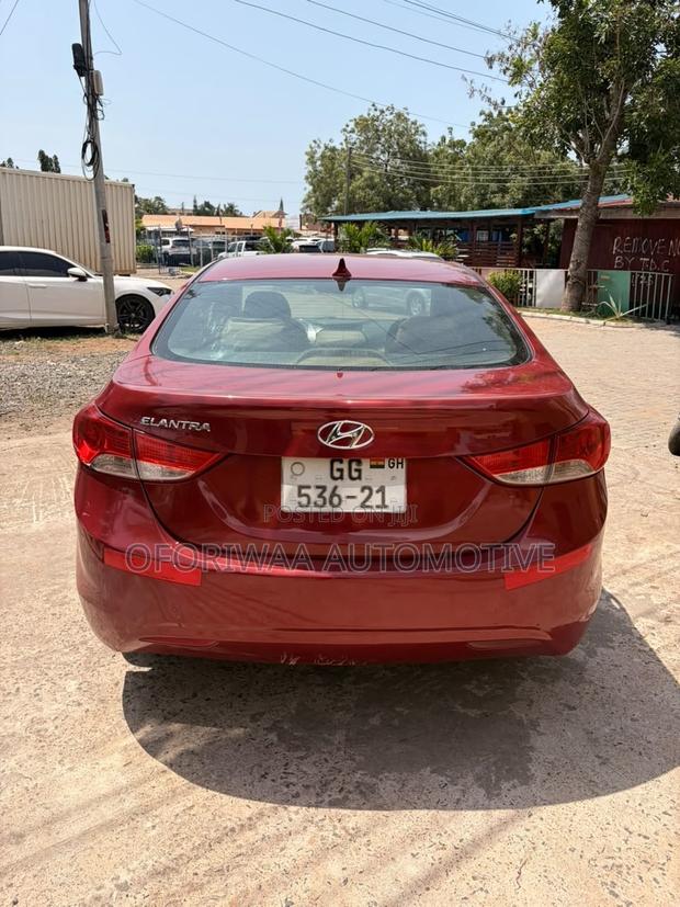 Hyundai Elantra 2012 Red