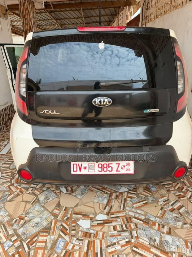 Kia Soul ! 4dr Wagon (2.0L 4cyl 6A) 2015 White