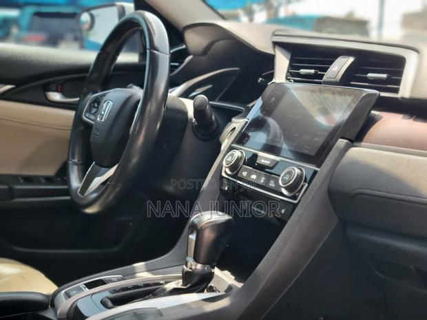 Honda Civic Touring 4dr Sedan (1.5L 4cyl) 2016 White